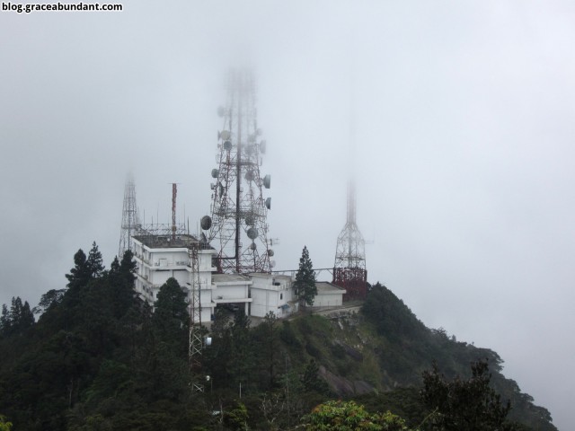 Telecommunications tower